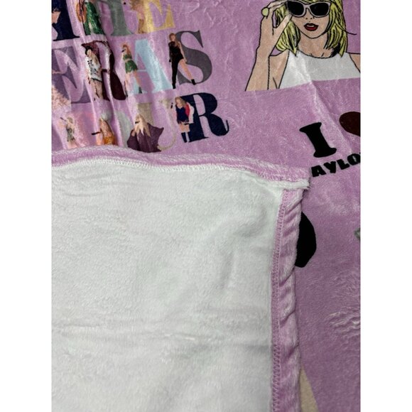 Taylor Swift Iconic Blanket 55”x40” Cozy Warm Soft Blanket TS Swifties 1989 Red - Picture 3 of 6